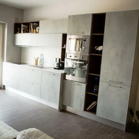 Hill House Valpolicella Verona 公寓 *